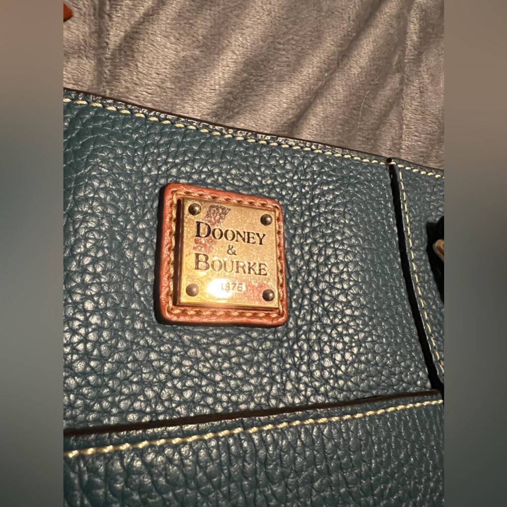 Dooney & Bourke Small Lexington Pebble Leather Handbag. EUC. - Picture 6 of 14